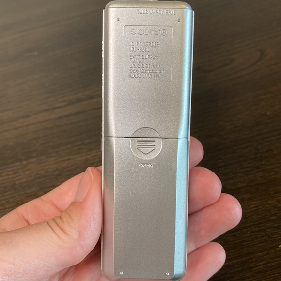 Sony ICD-B600 Digital Multi Track Digital Voice Recorder 300 Hrs Recording Time - Picture 6 of 7